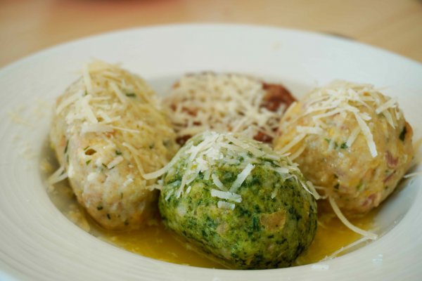 Knödel_Speck_Spinat_Press_Käse
