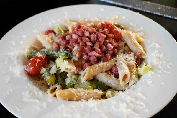 Nudeln_Spargel_Schinken_Ziegenkäse Nudeln_Spargel_Schinken_Ziegenkäse